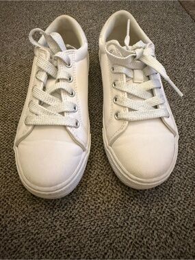 The Children's Place White Kids Lace-Up Sneakers